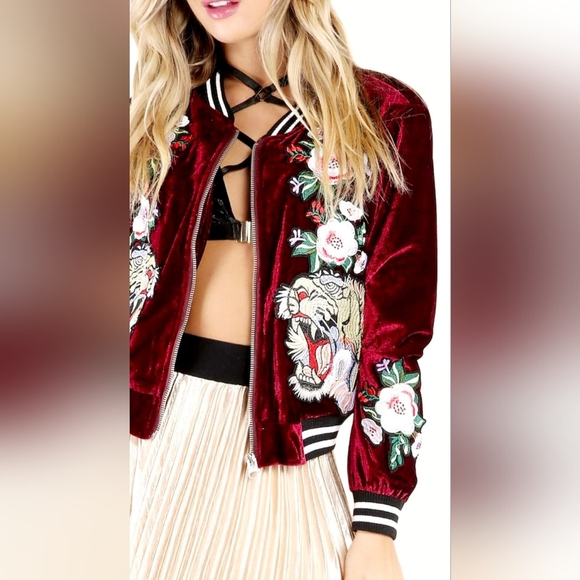 36•5 Women Velvet/Velour Embroidered BomberJacket Burgundy Full Zip Small/Medium - Picture 15 of 16
